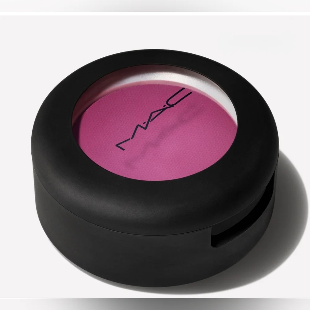 MAC Cosmetics pillow soft